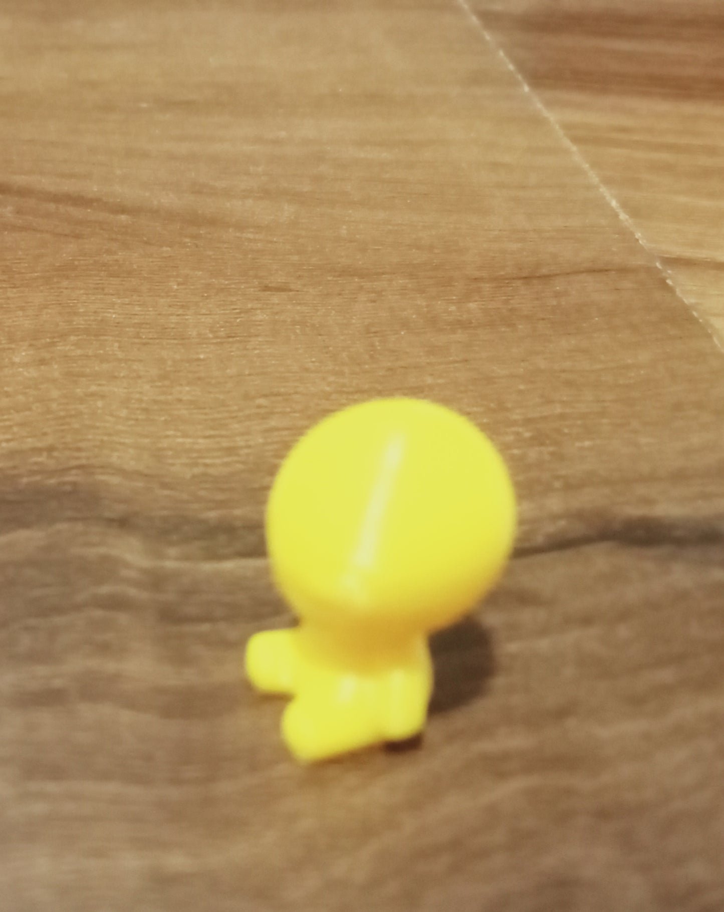 Mini alien figurine