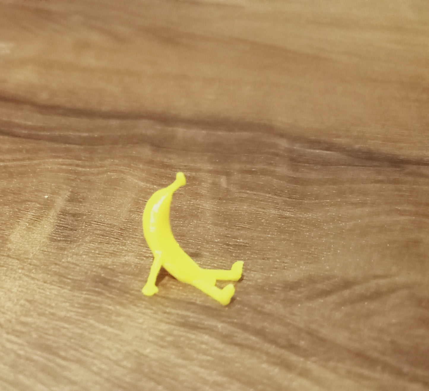 Mini banana figurine