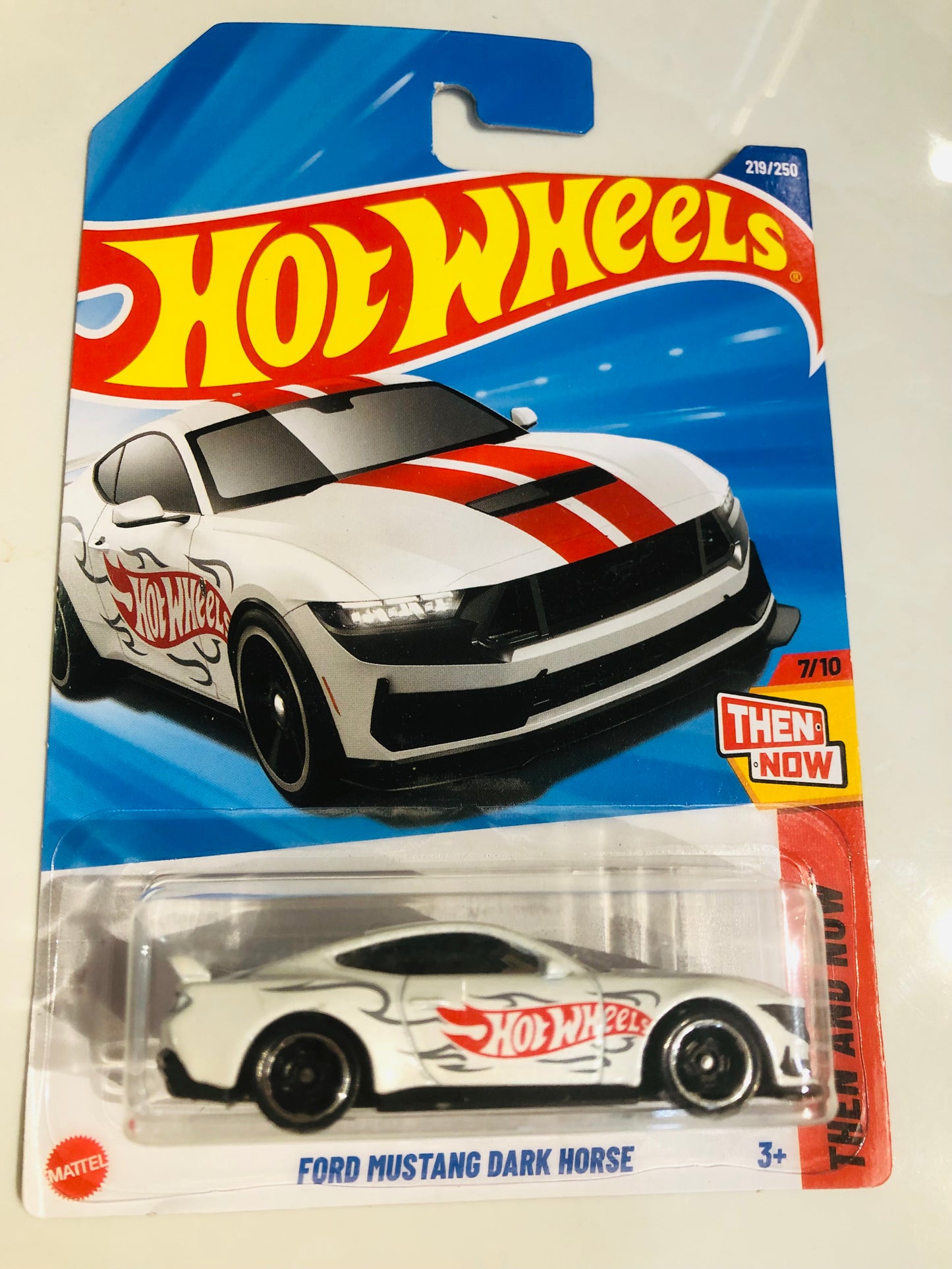 Ford Mustang Dark Horse | White