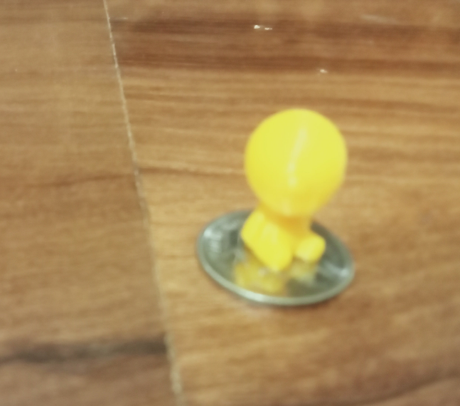 Mini alien figurine