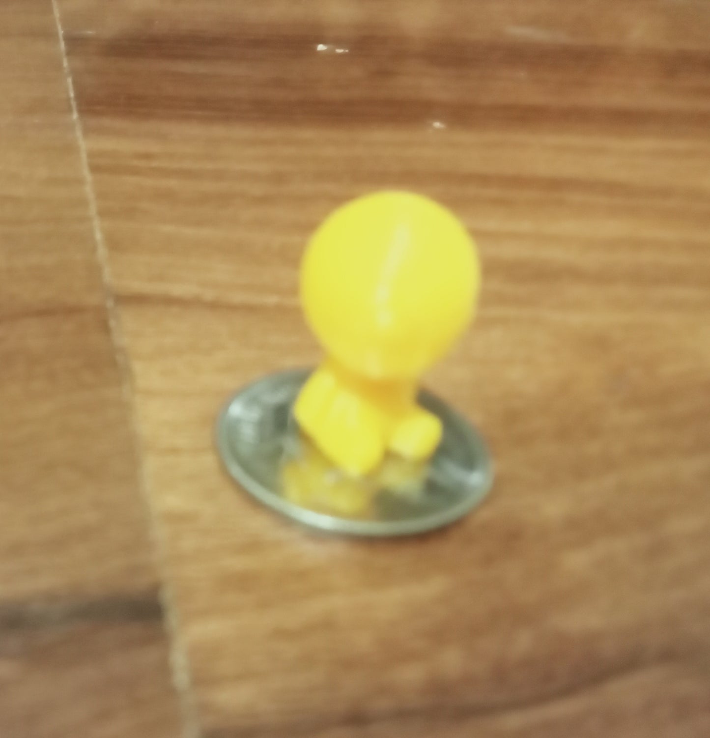 Mini alien figurine