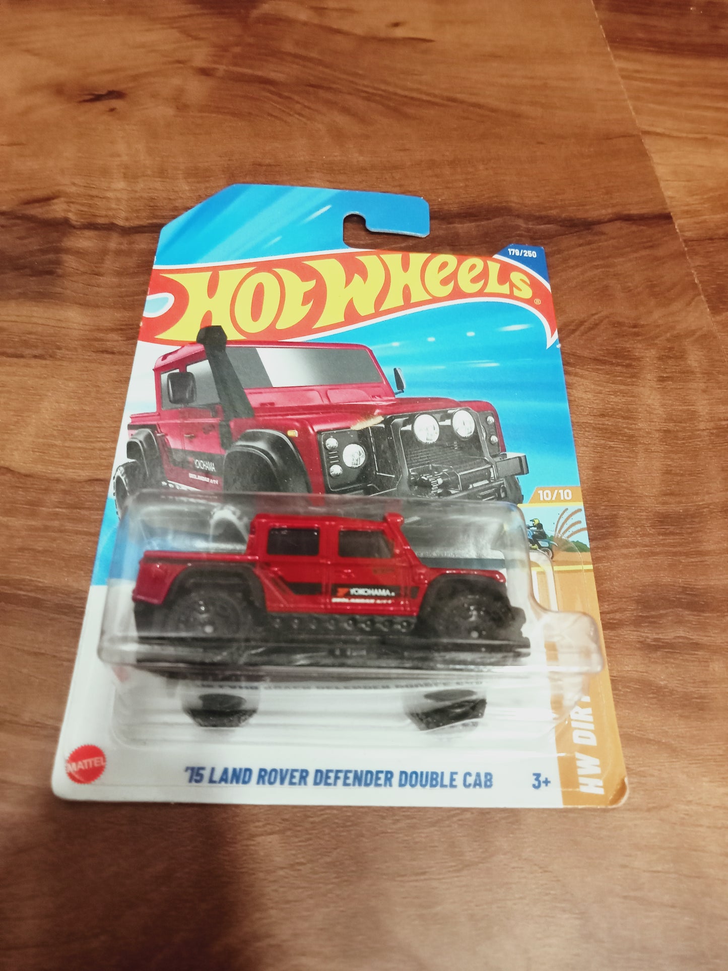 Rep '15 land rover defender double cab (red)