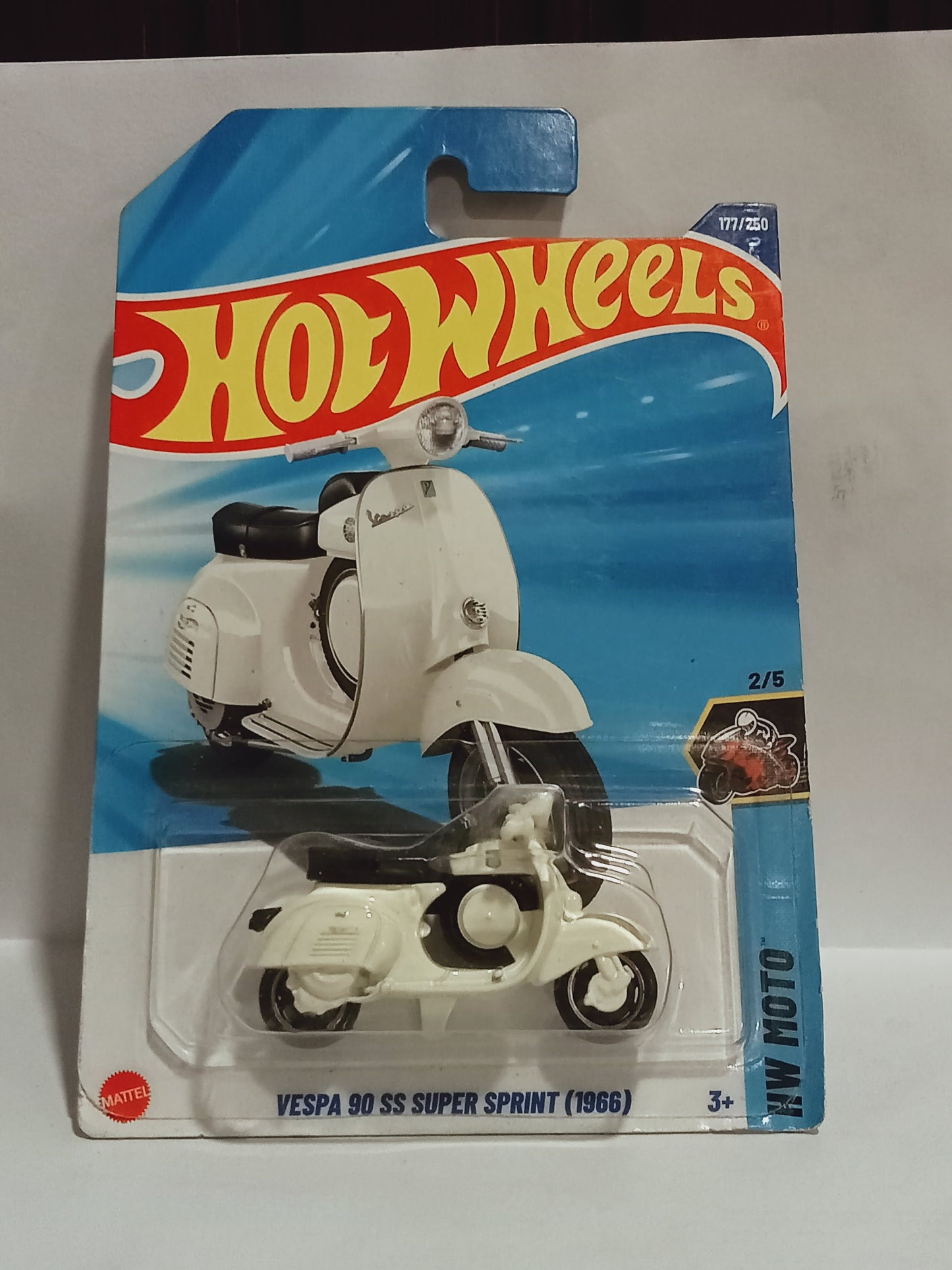 Vespa 90 SS Super Sprint (1966)-white