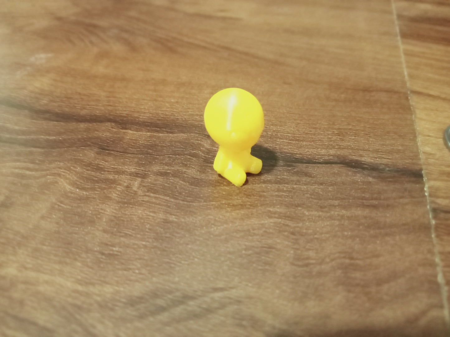 Mini alien figurine