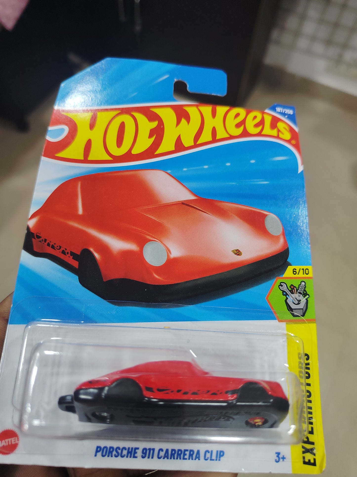 Porsche 911 Carrera clip Red