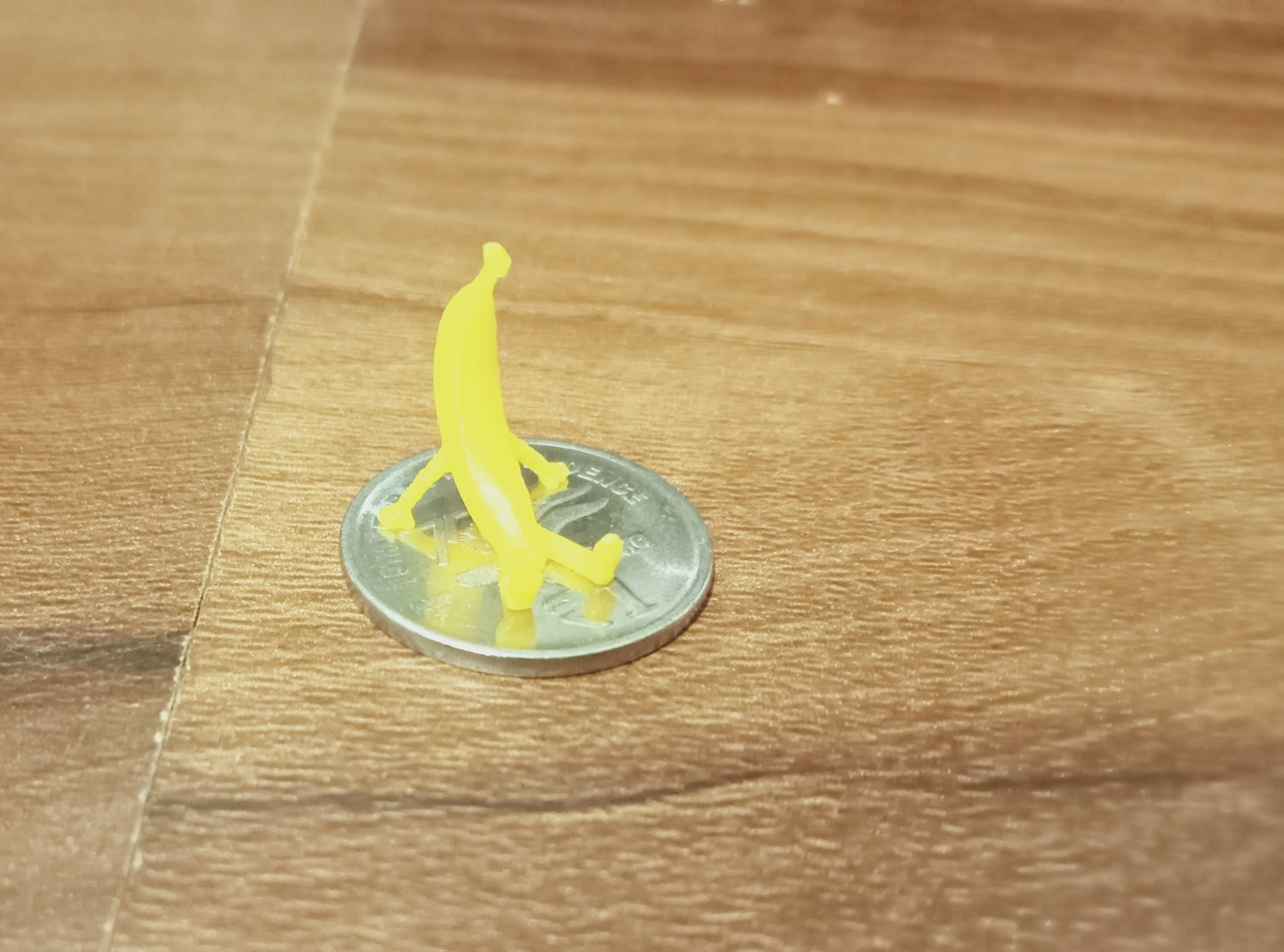 Mini banana figurine